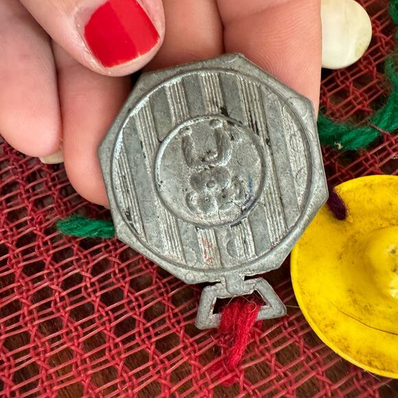 16 Piece Cracker Jack‎ Odds & Ends Bubble Gum Vending Prize Collage VINTAGE - Picture 13 of 13